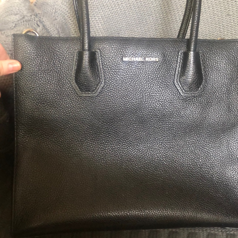 Michael Kors large mercer in pebbled black moving sale!